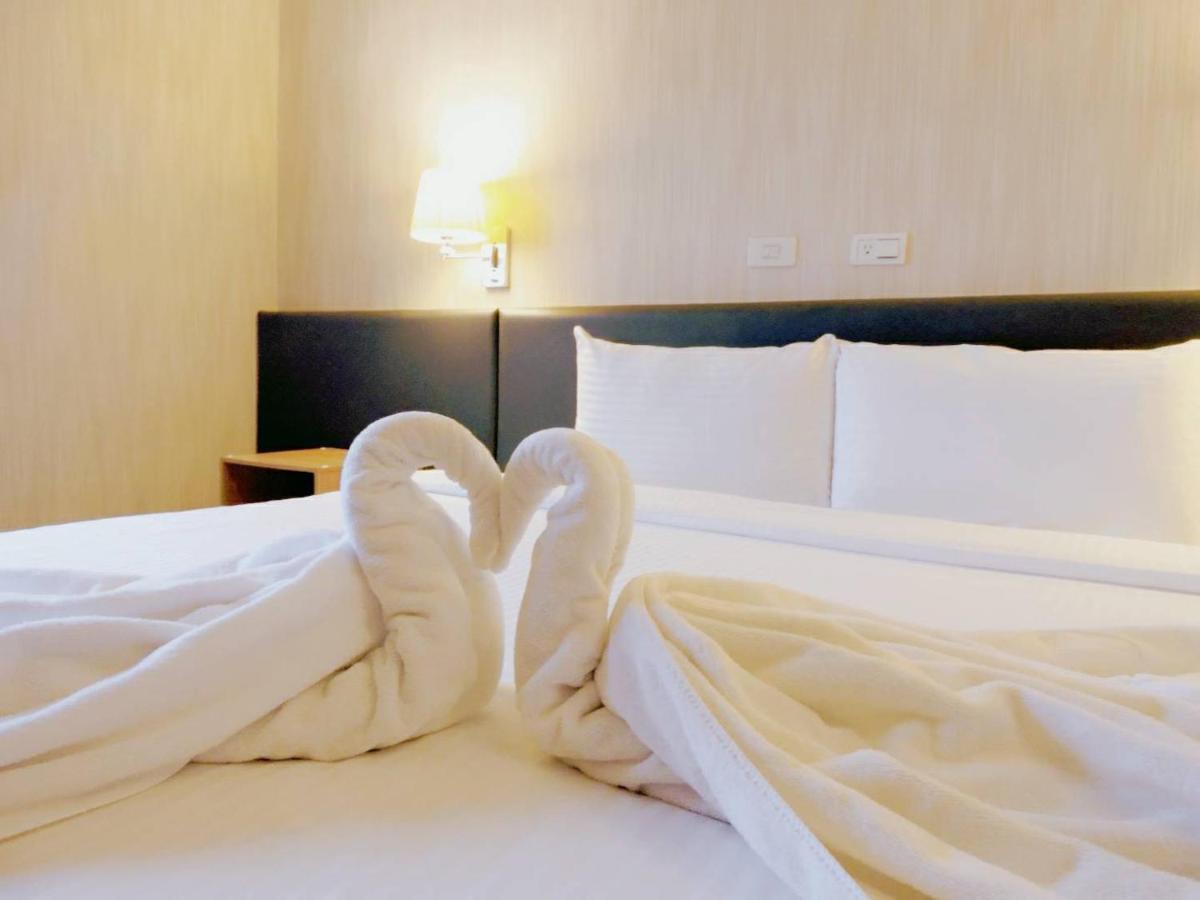 Walker Hotel - Sanchong Taipei Exterior photo